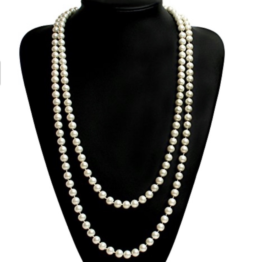 Long Pearl Fashion Necklace.